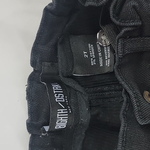 8IGHTH DSTRKT NY 2T Black Distressed Jeans - Picture 4 of 8